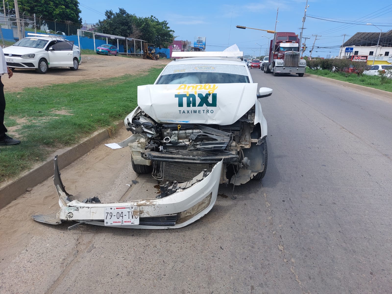 Taxi accidentado en Mazatlán