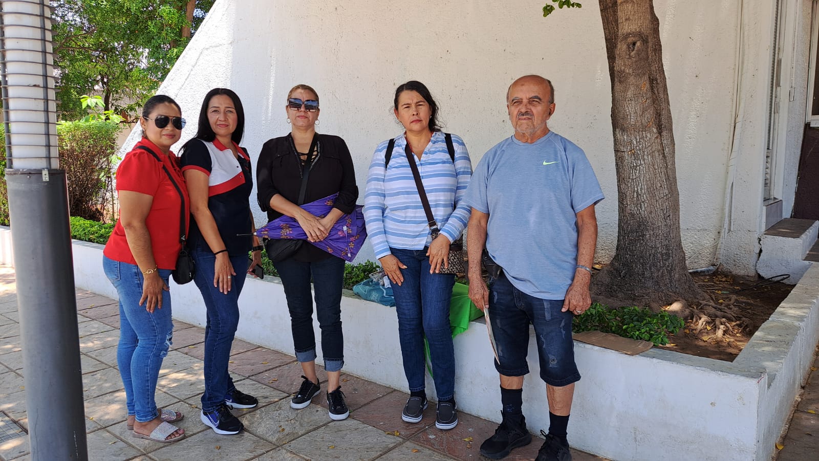 Trabajadores administrativos solicitan cambios de centro de trabajo a la SEPyC