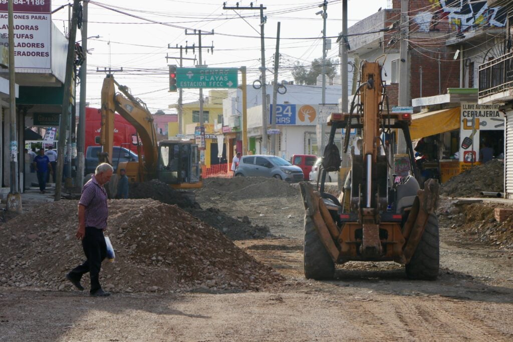 Trabajos de rehabilitación en la colonia Benito Juárez en Mazatlán