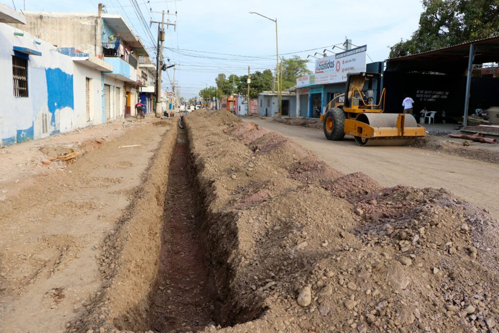 Trabajos de rehabilitación en la colonia Benito Juárez en Mazatlán