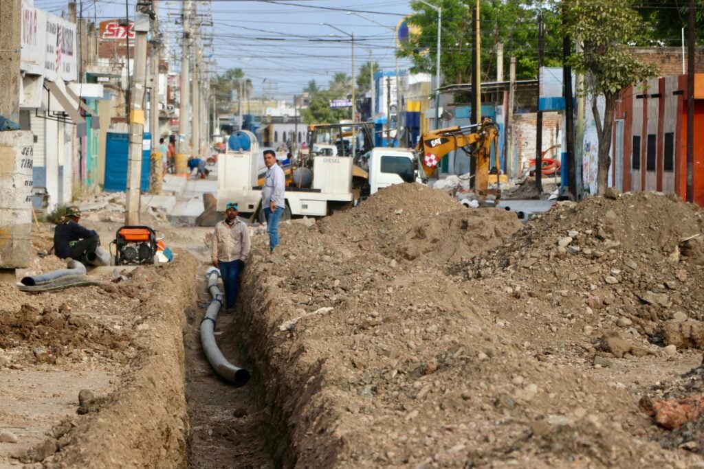 Trabajos de rehabilitación en la colonia Benito Juárez en Mazatlán