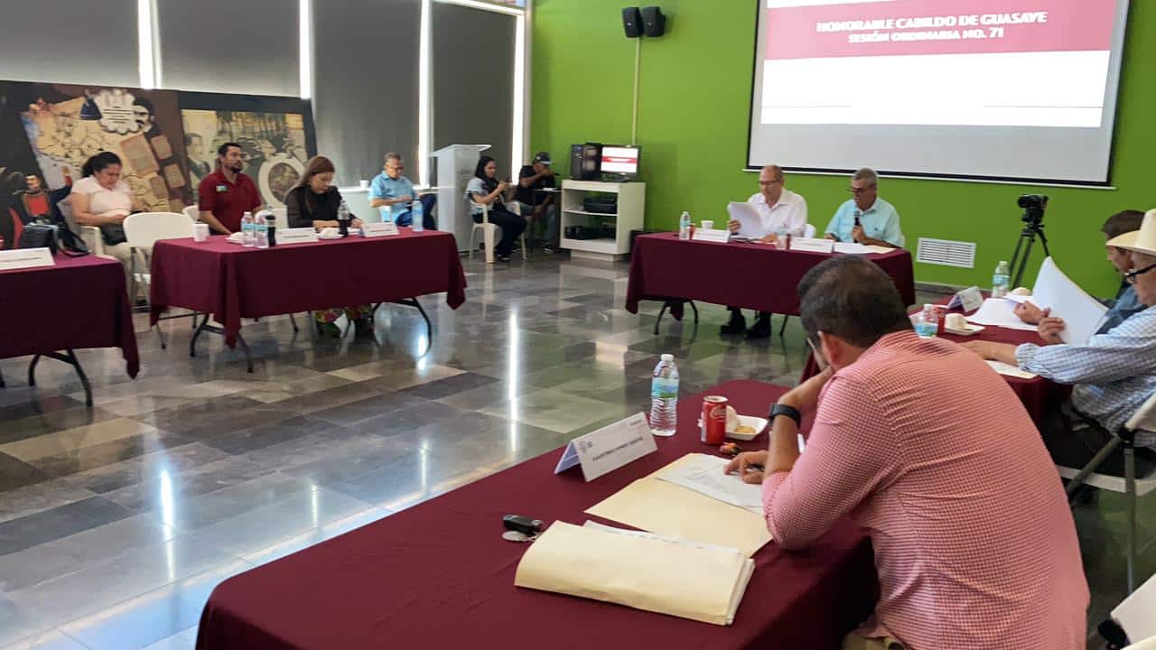 Sesión de cabildo en Guasave