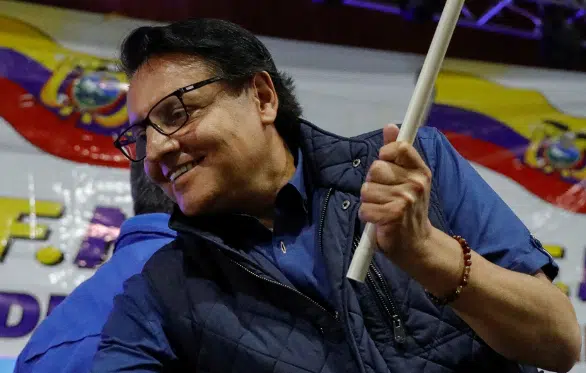 Fernando Villavicencio durante un evento público de su campaña presidencial de Ecuador