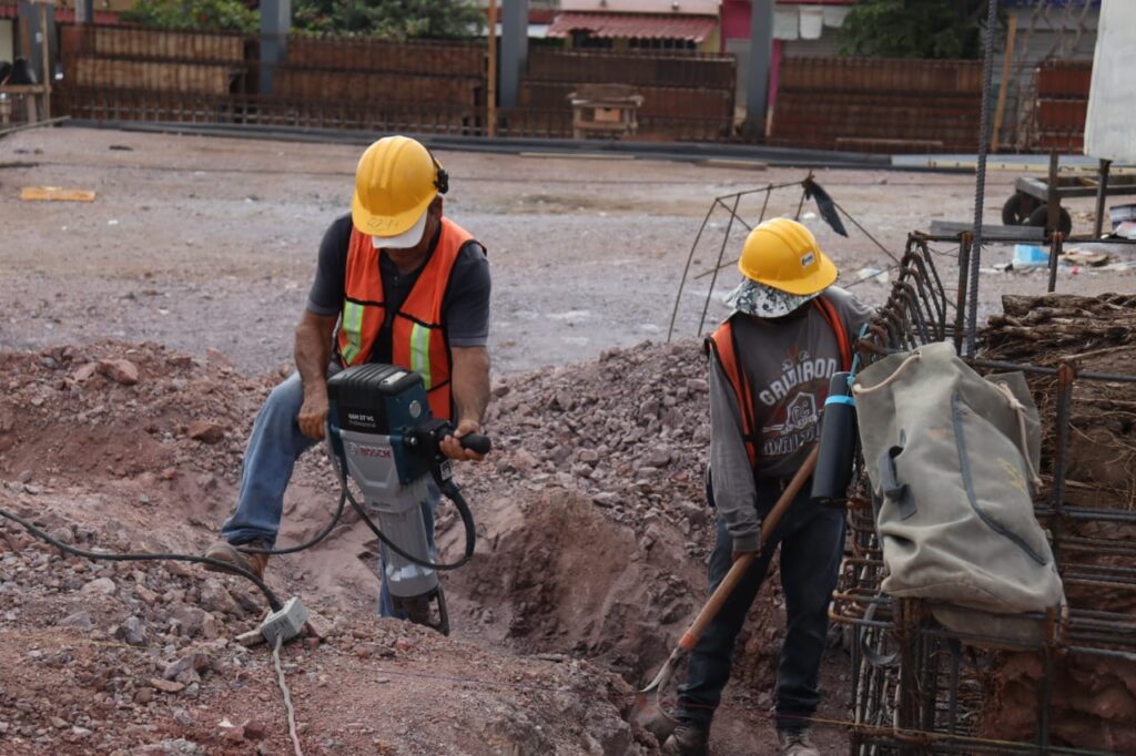 Trabajadores en construcción