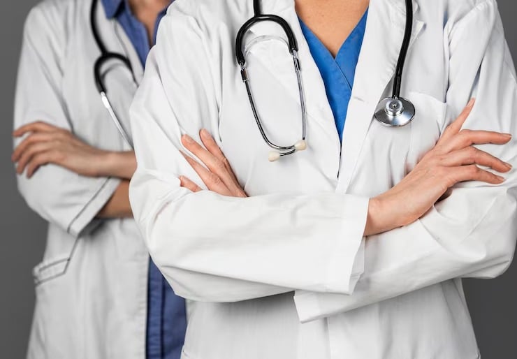 Aumenta número de médicos especialistas en Sinaloa y llegarán más: Rocha