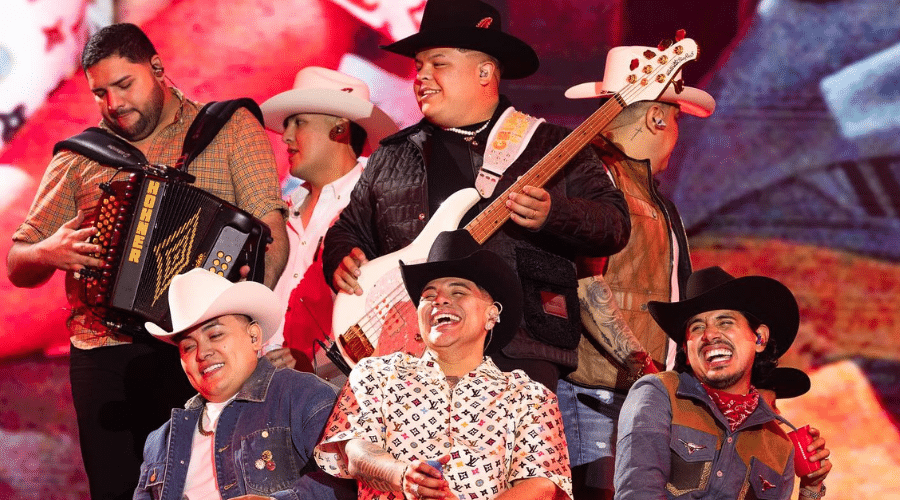 Grupo Firme.