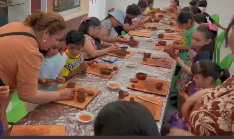 niños recrean figuras del Museo de Historia de Sinaloa