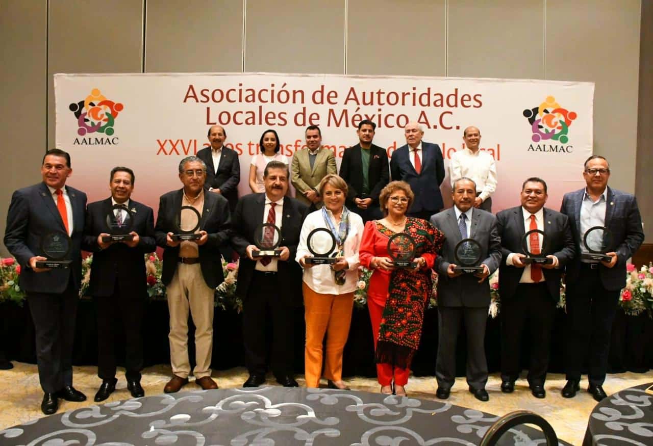 Alcalde Gerardo Vargas recibe reconocimiento
