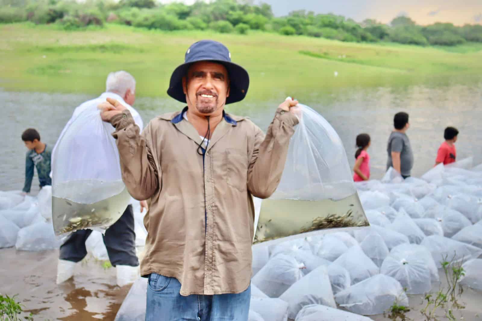Siembra de 600 mil alevines en la presa Sanalona como parte de la tercera etapa del programa de Repoblamiento de Presas y Embalses