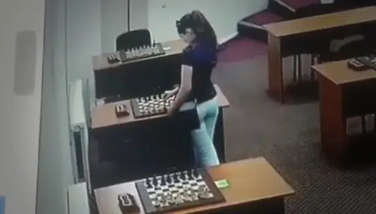 VIDEO: Reconocida ajedrecista es detenida por tratar de envenenar a su rival en Rusia