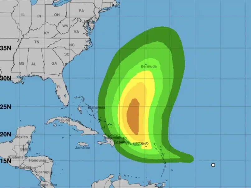 Así marca el NHC el posible desplazamiento y evolución del potencial ciclón tropical cinco, próxima tormenta y huracan Ernesto.