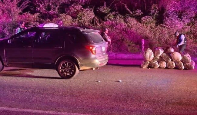 Camioneta cargada con 140 kilos de mariguana