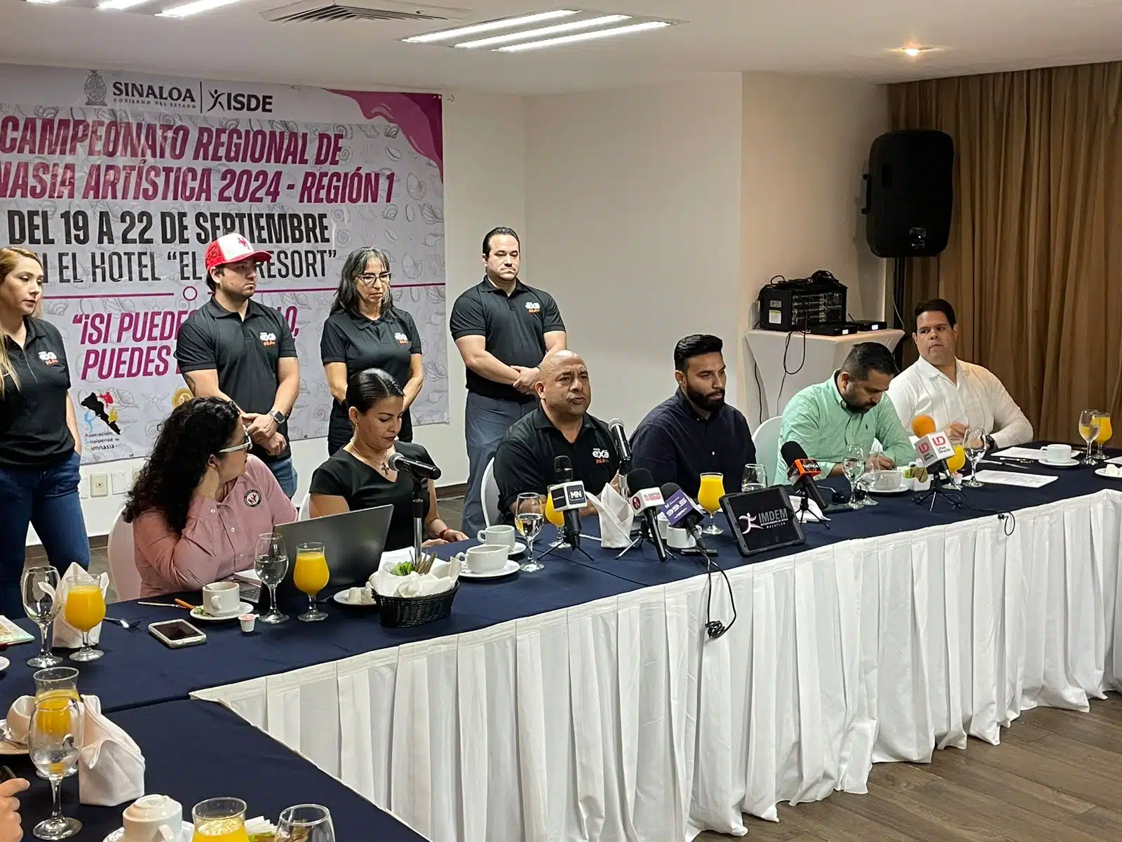 Campeonato regional de gimnasia en la rama femenil