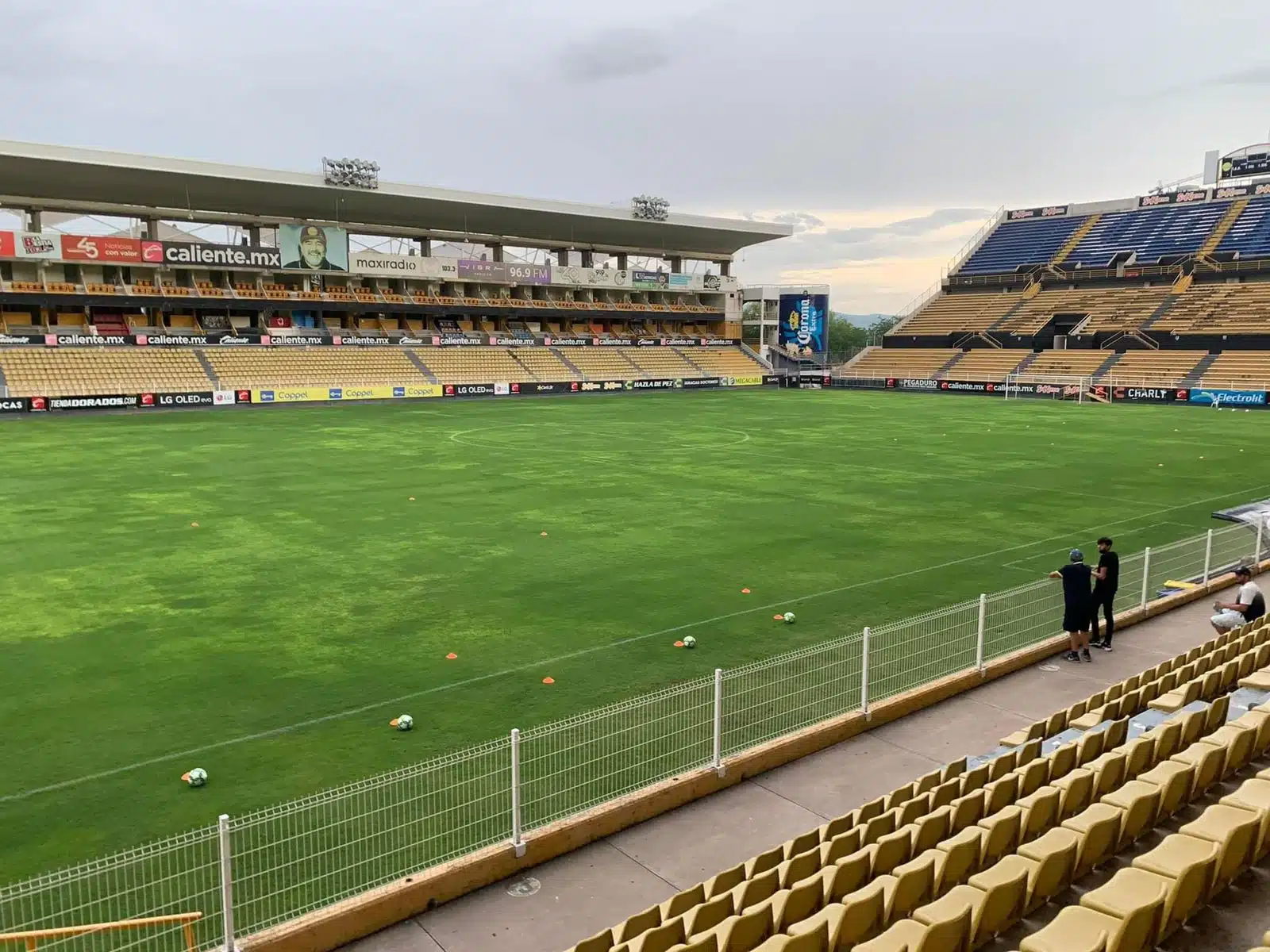 ESTADIO BANORTE (2)