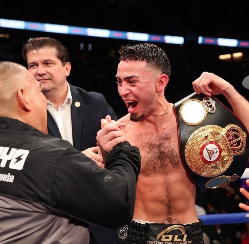 El nacido en Los Mochis, José “Rayo” Valenzuela, se coronó campeón mundial de la AMB de peso Superligero