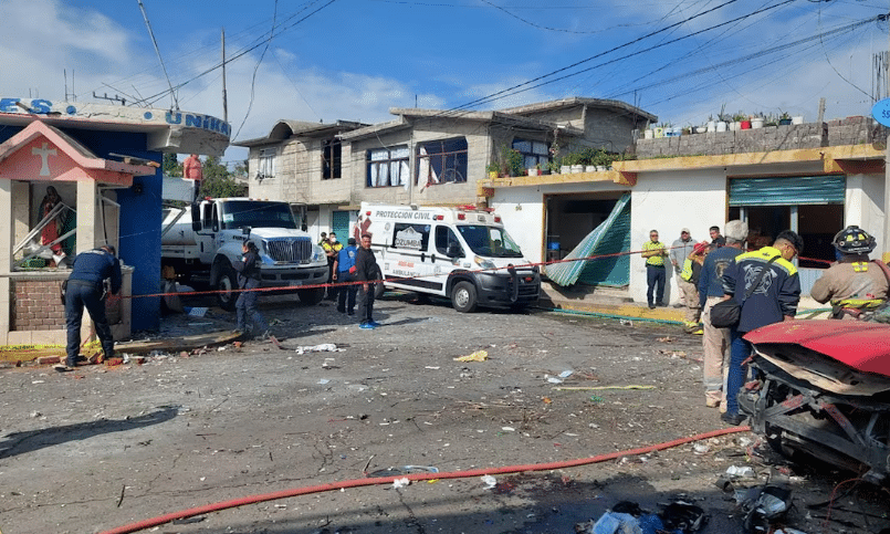 VIDEO: Explosión de vehículo con pirotecnia deja saldo trágico en Tepetlixpa, Edomex