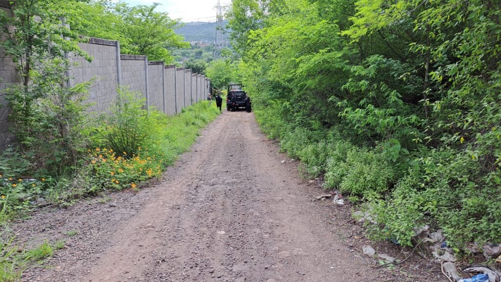 Hombre es hallado asesinado y envuelto en una sábana al sur de Culiacán