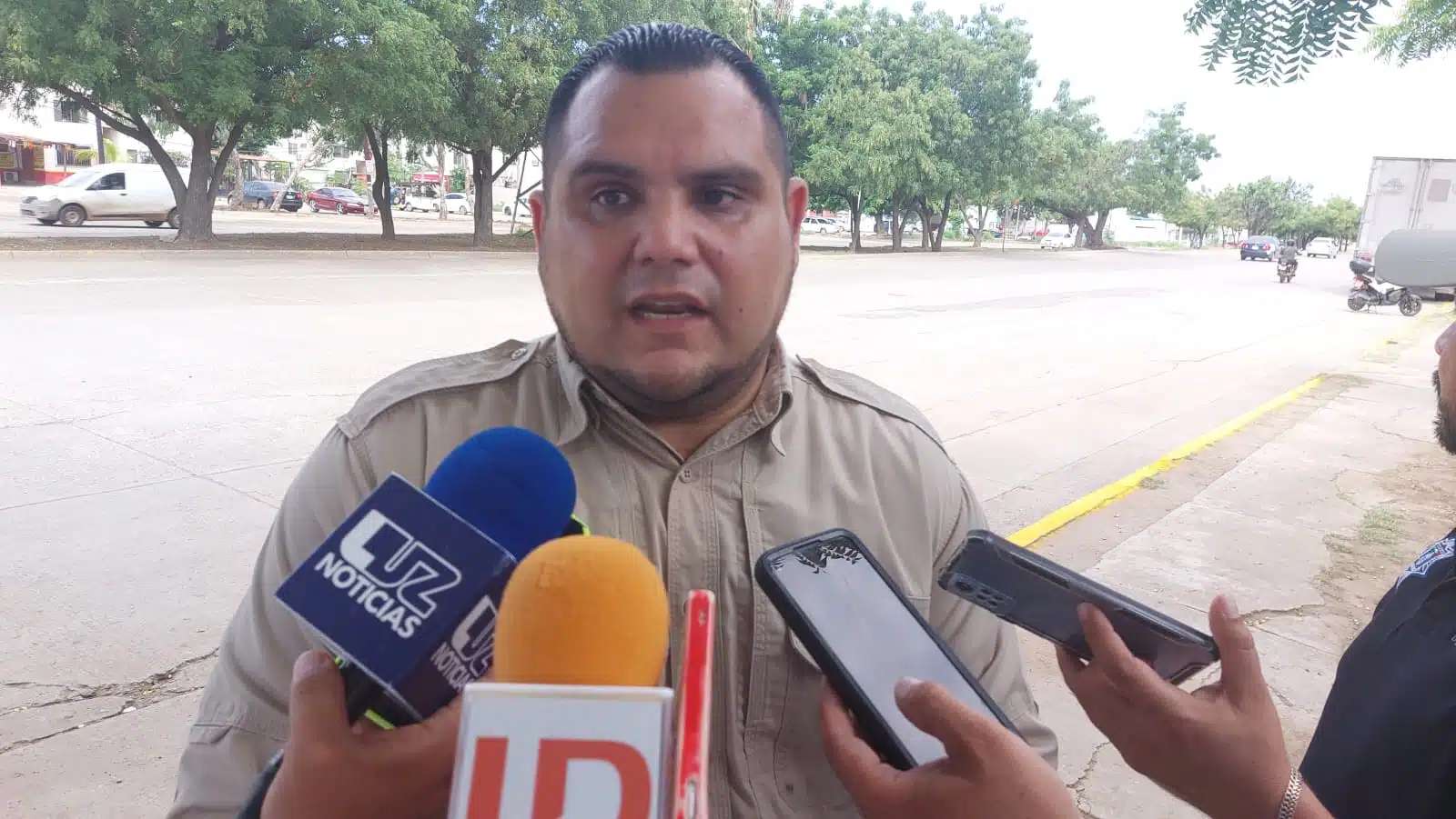 Jaime Othoniel Barrón Valdez con medios de prensa