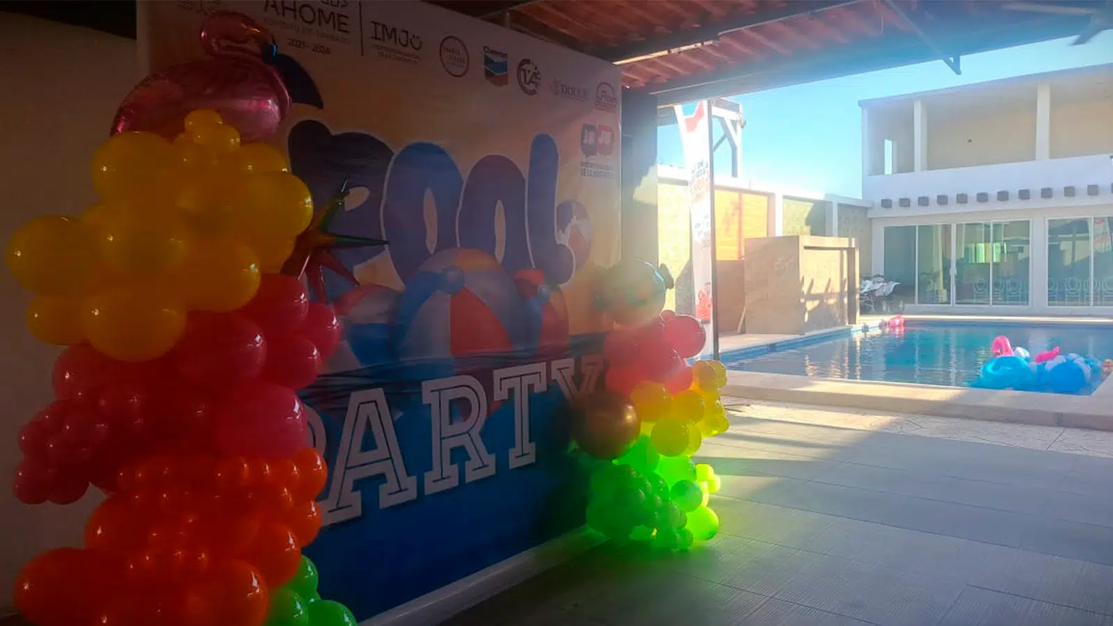 Jóvenes de Ahome celebran su día con baile y comida