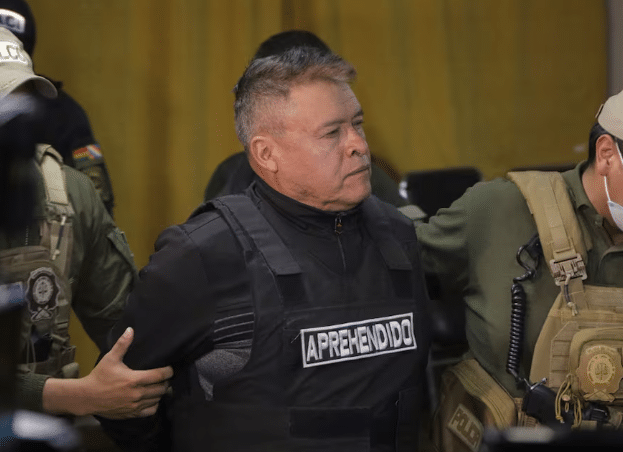 Juan José Zuñiga, acusado por golpe fallido en Bolivia, es dado de baja por las Fuerzas Armadas