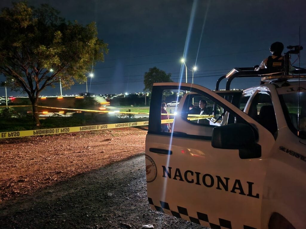 Localizan cadáver de un hombre envuelto en una cobija al sur de Culiacán