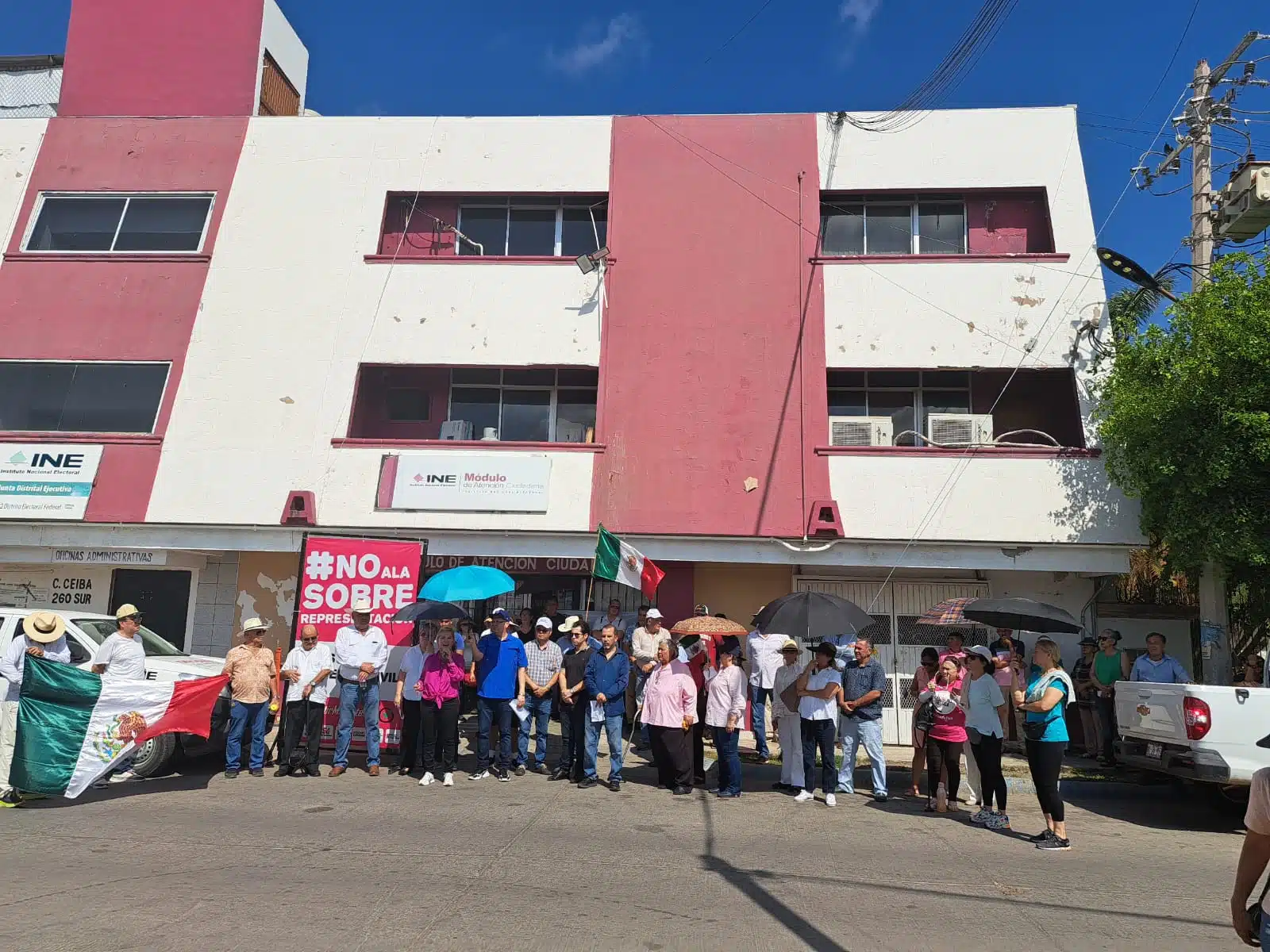 MANIFESTACIÓN INE LOS MOCHIS (3)