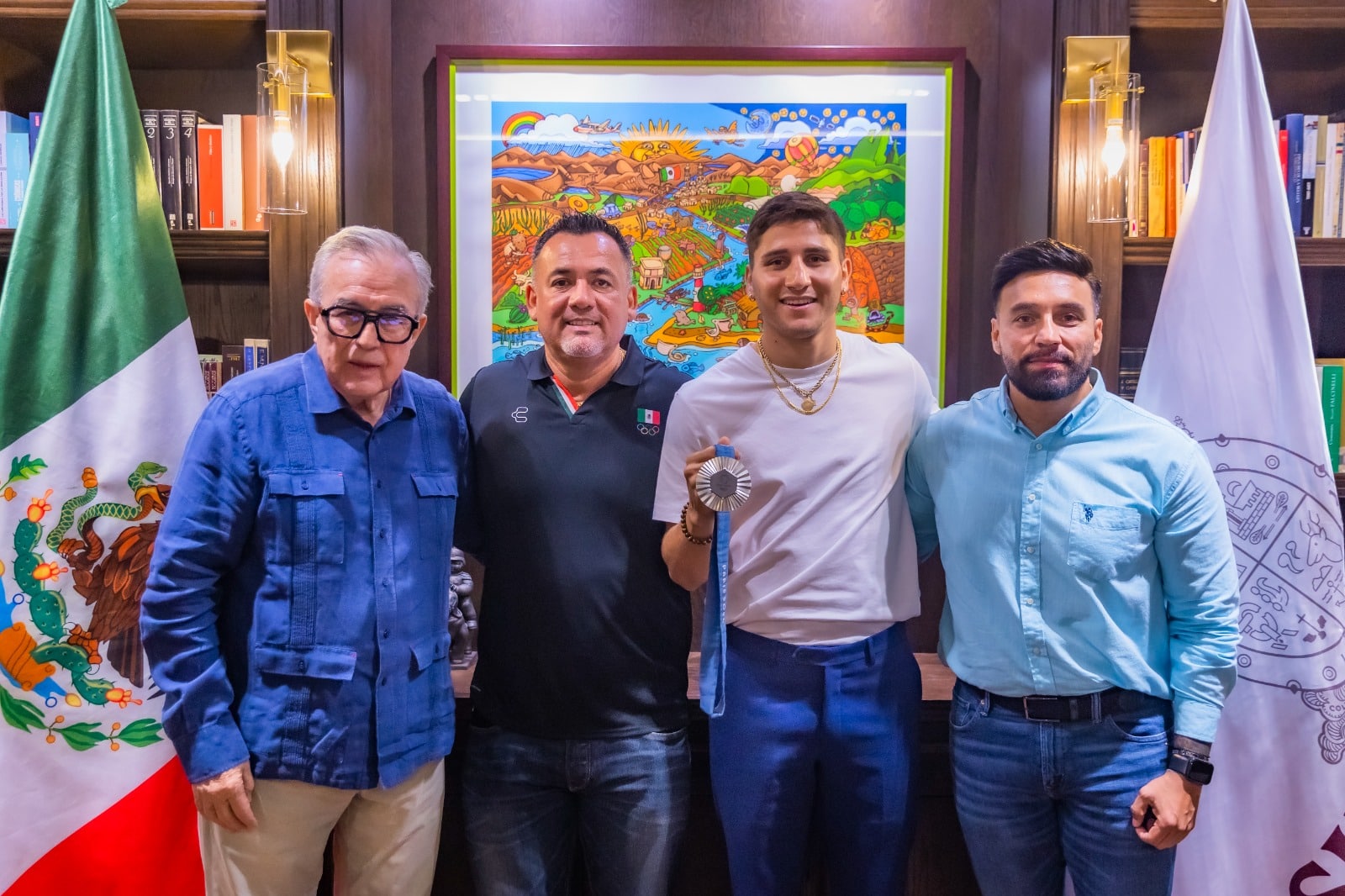 Marco Verde junto con el gobernador Rubén Rocha Moya