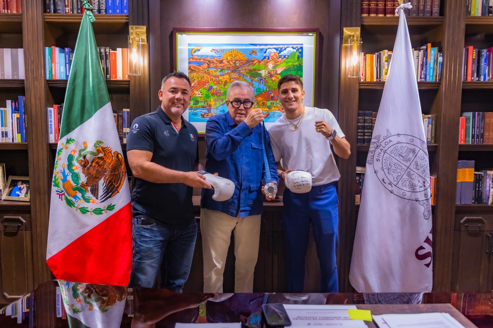 Marco Verde en Palacio de Gobierno junto al gobernador Rocha Moya y su entrenador Radames Hernández