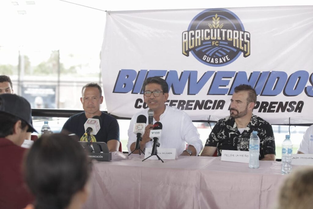 Martín Ahumada Quintero durante la conferencia de prensa de Agricultores de Guasave FC