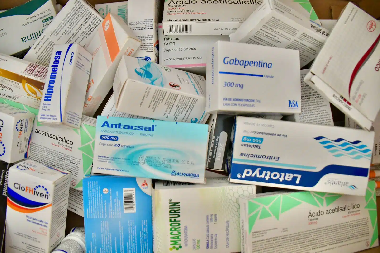 Cajas de medicamentos variados