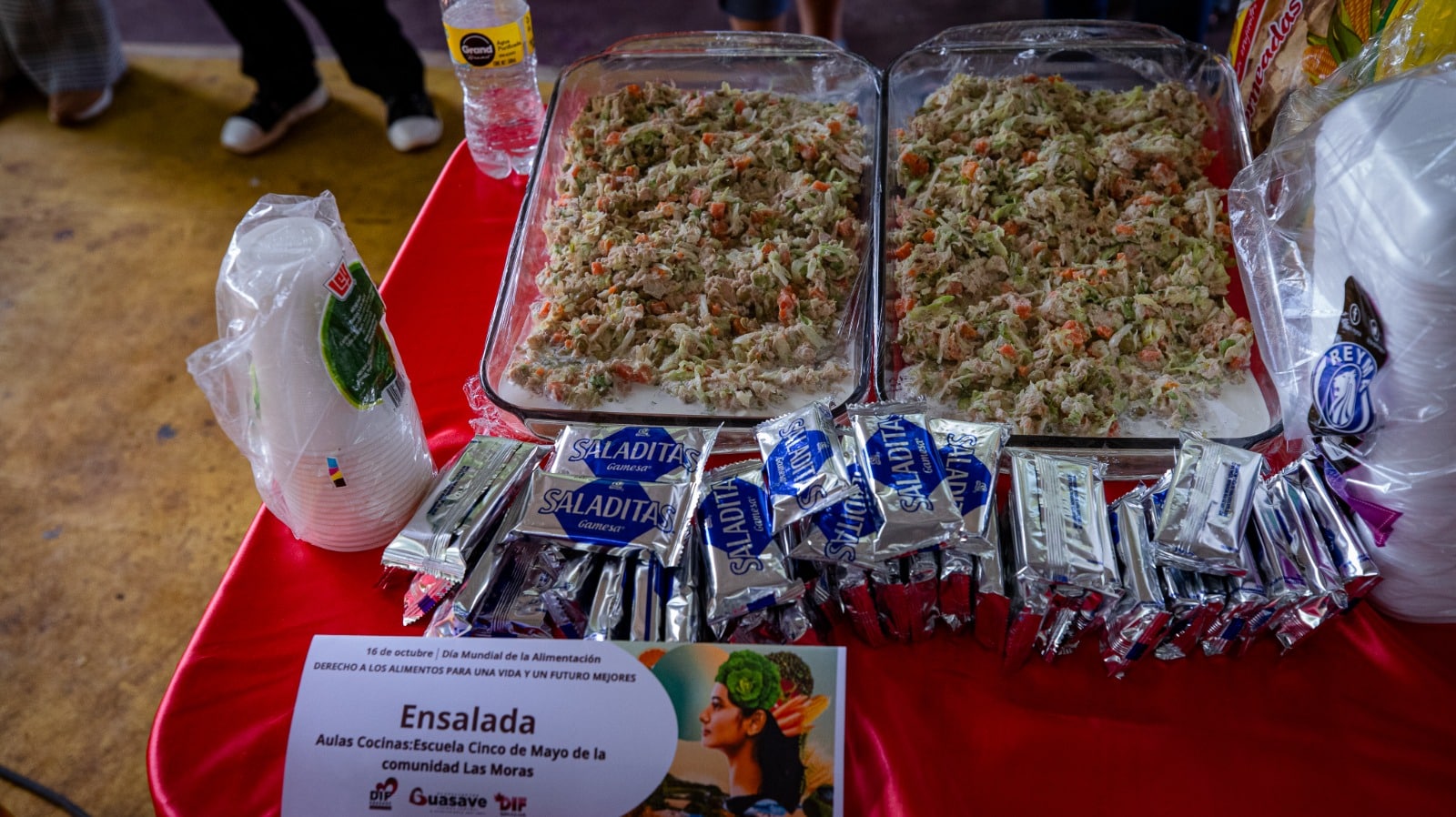 Muestra gastronómica en el parque Hernando de Villafañe, en Guasave