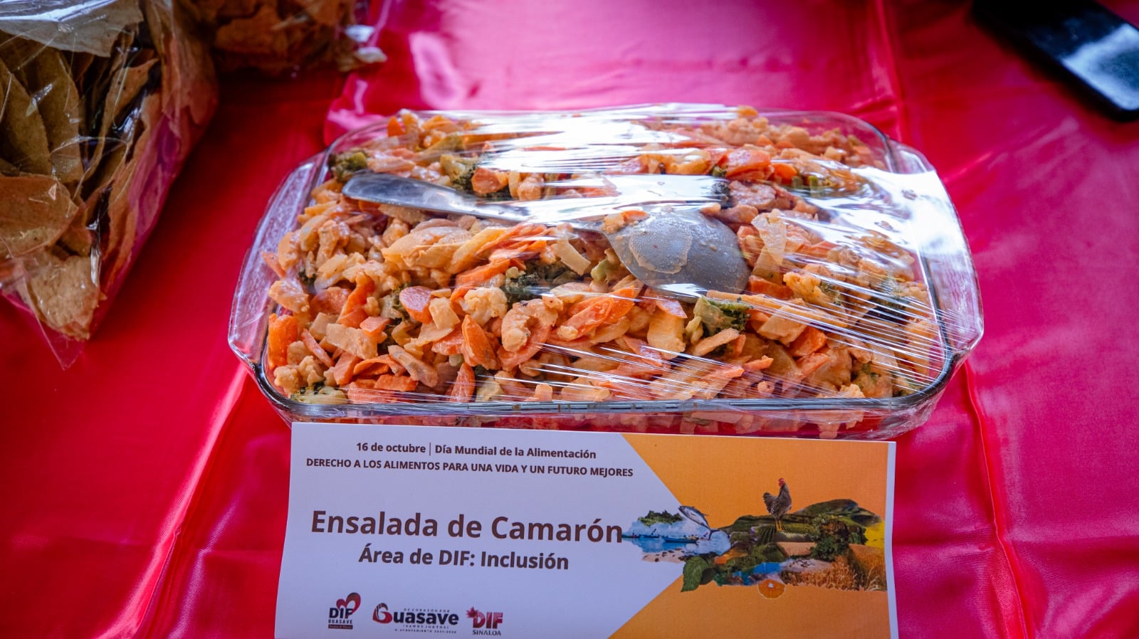 Muestra gastronómica en el parque Hernando de Villafañe, en Guasave
