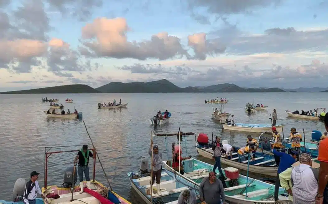 Pangas de pescadores de Guasave