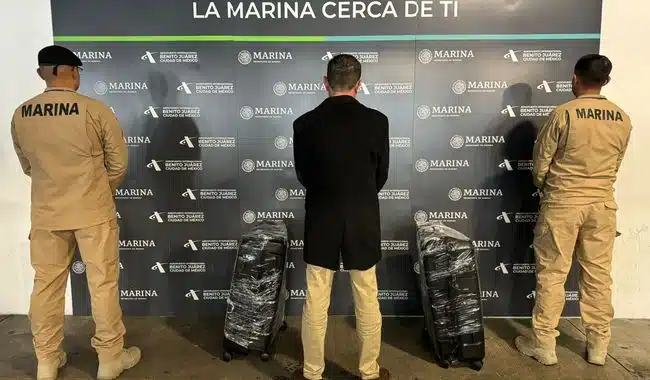 Pasajero detenido por la Marina con droga