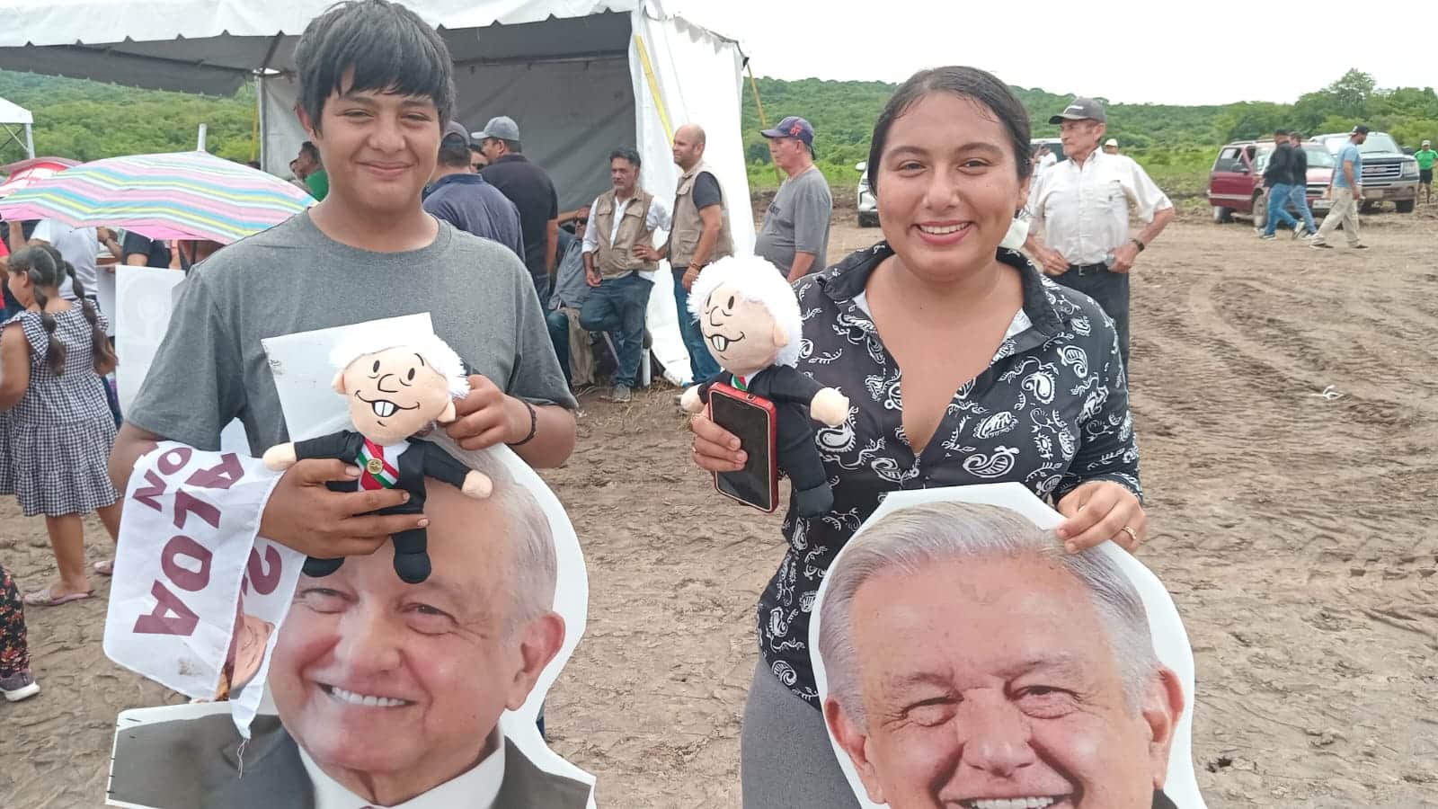 Jóvenes con sus 
