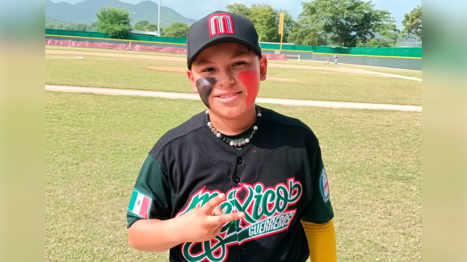 Regresa Fer Leiva, niño subcampeón en Torneo Latinoamericano de Beisbol