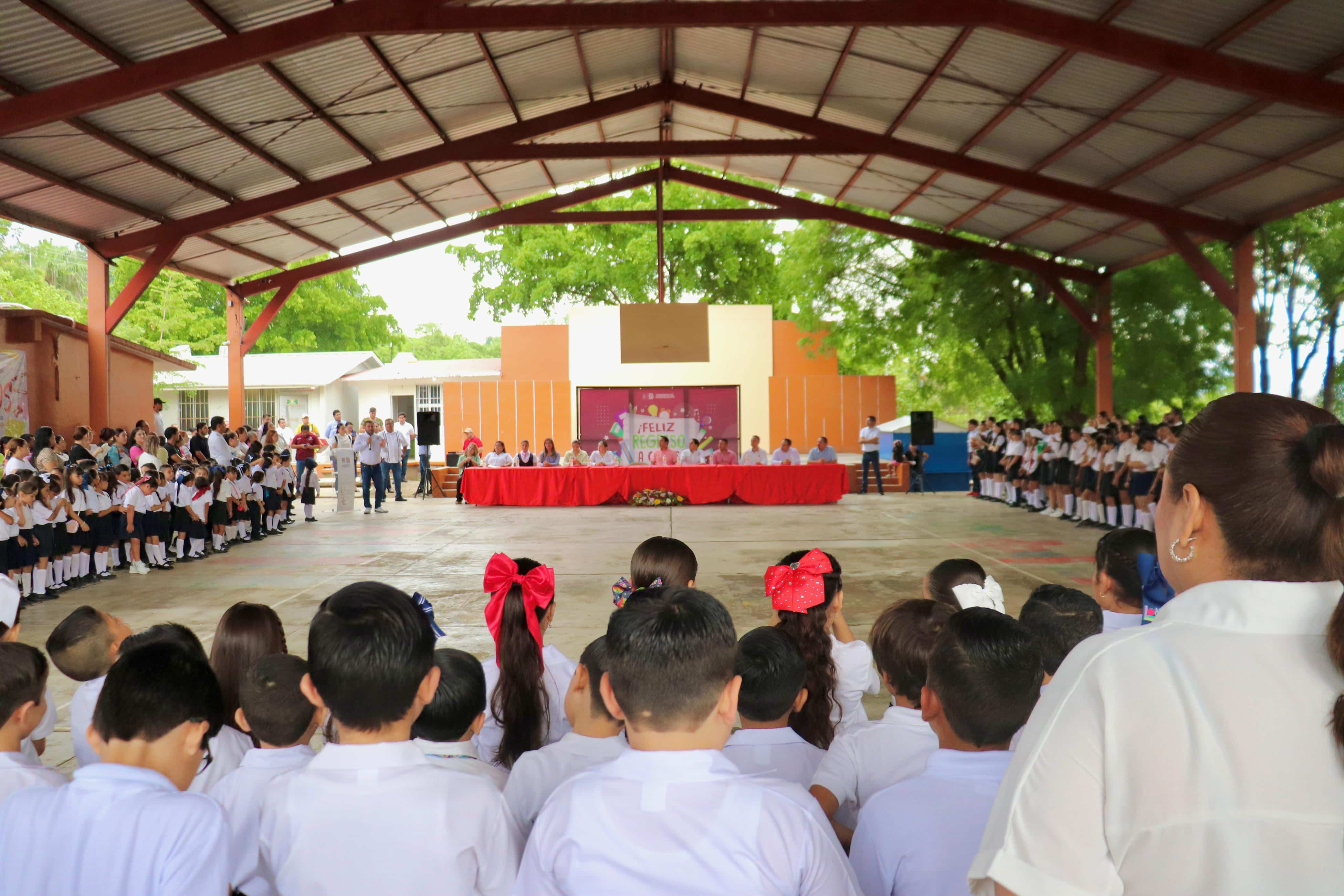 Inicio del ciclo escolar 2024-2025 en la primaria “Natalia de Jesús Payán López”, en Badiraguato