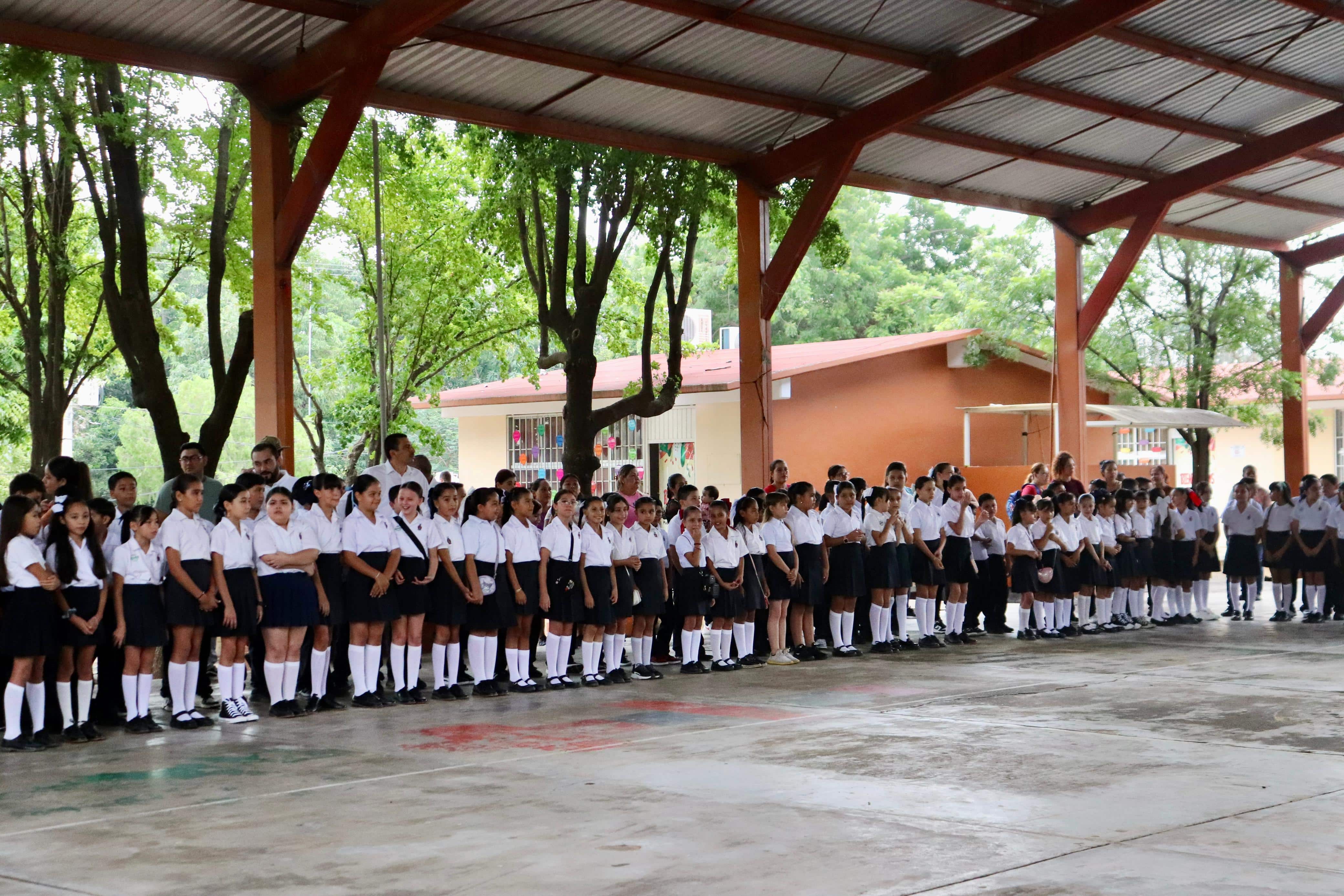 Inicio del ciclo escolar 2024-2025 en la primaria “Natalia de Jesús Payán López”, en Badiraguato