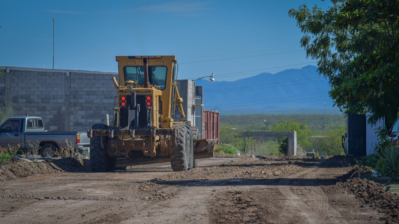 Reparación de calles de terracería permanente Salvador Alvarado