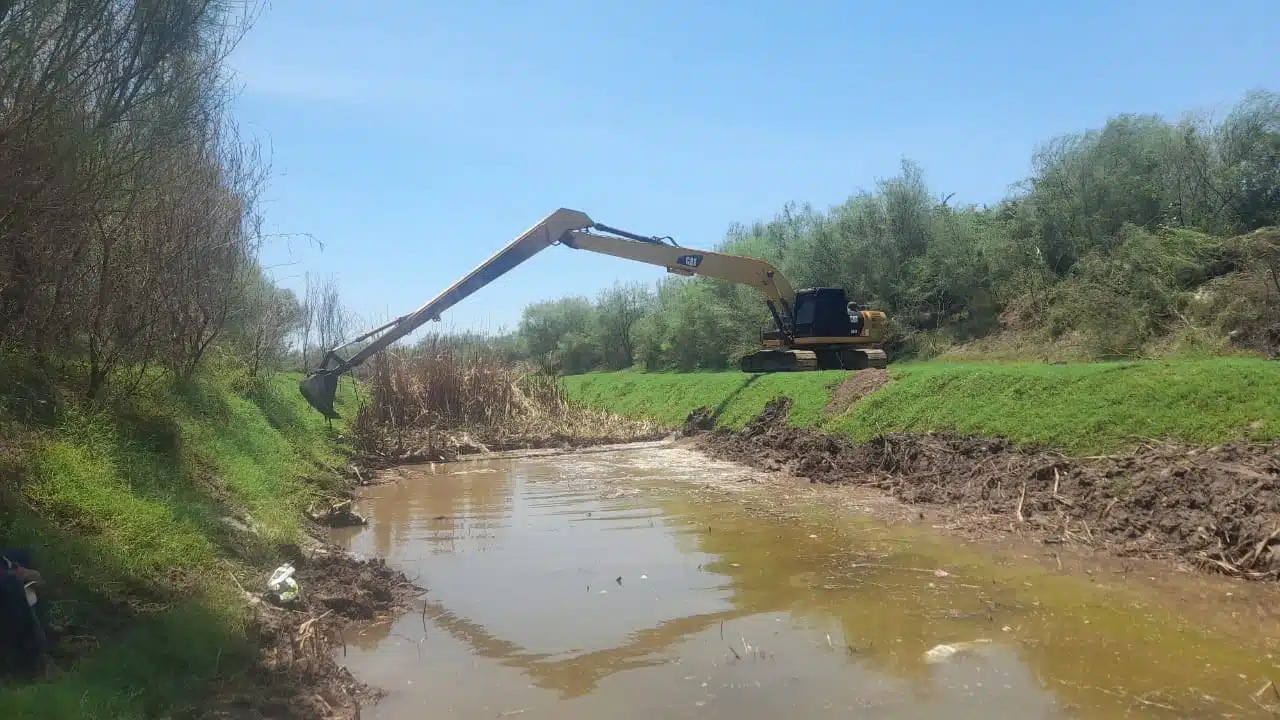 Se cumple con desazolve del arroyo en San Marcial, Alcalde