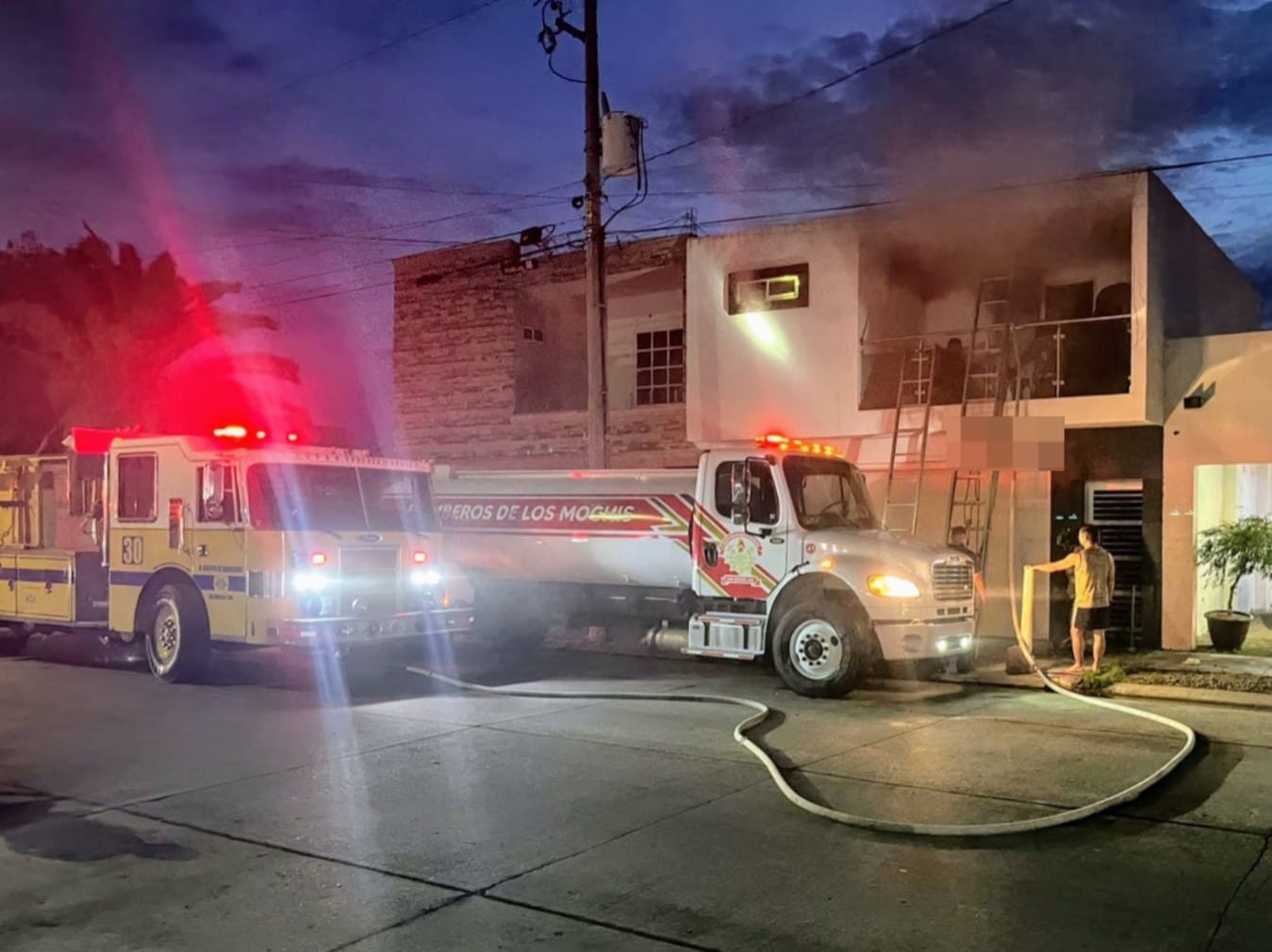Se incendia vivienda en Los Mochis