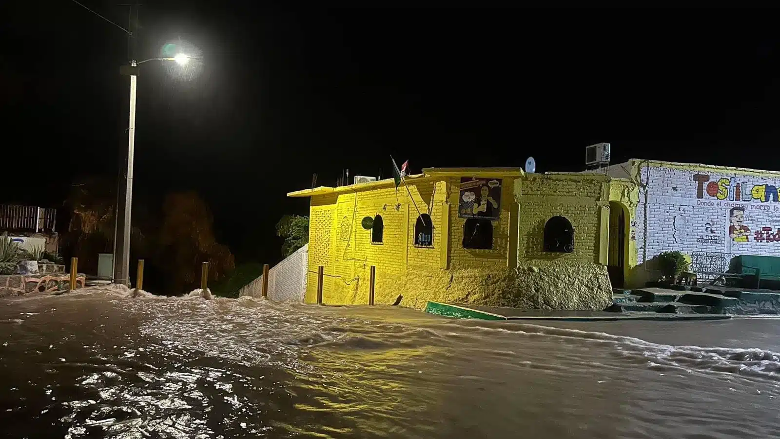 Tormenta en El Fuerte convirtió las calles en ríos