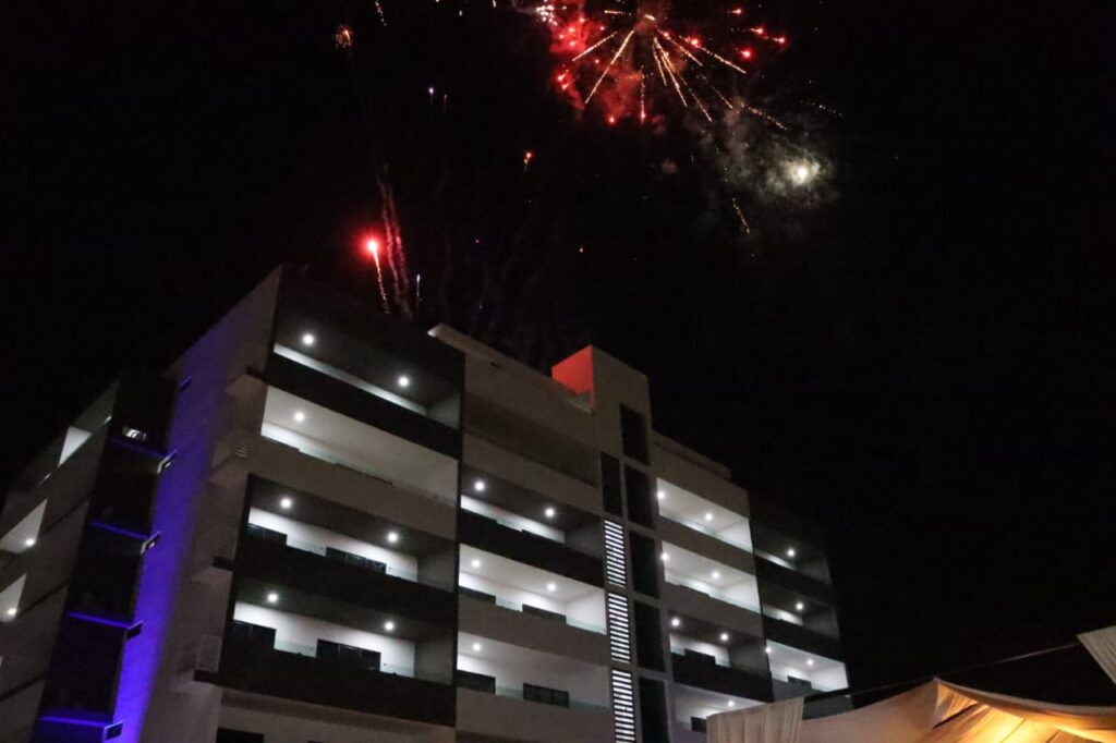 Edificio en Marina Cerritos Mazatlán