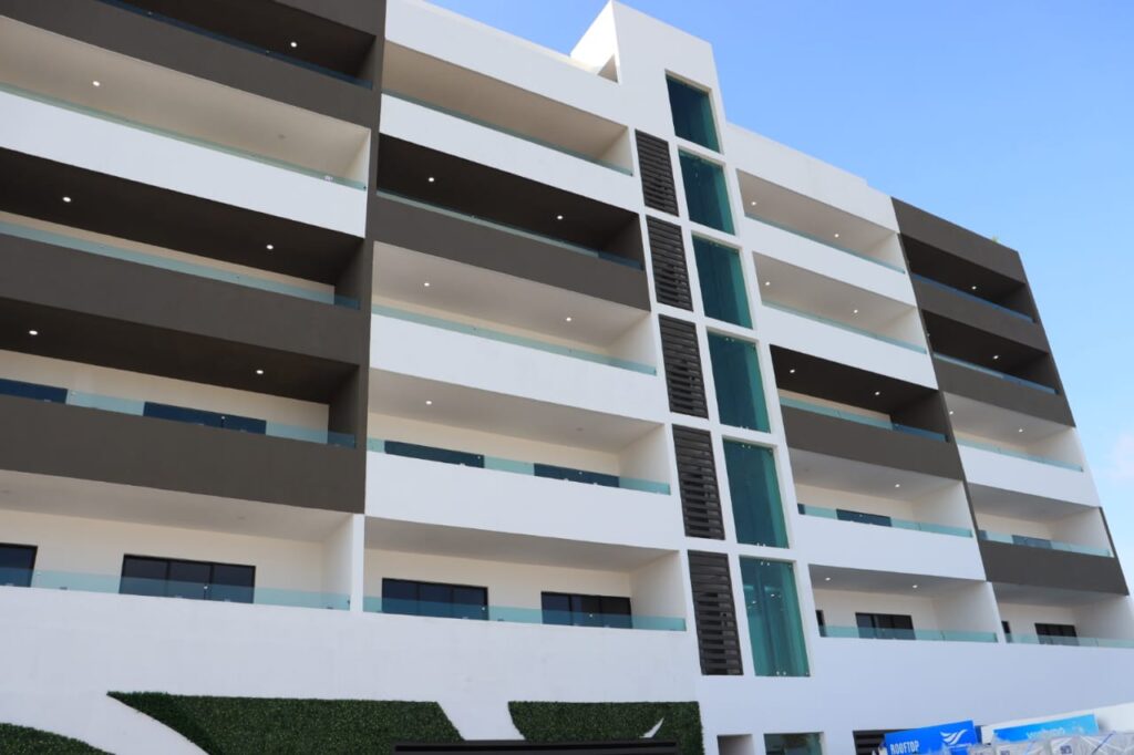 Edificio en Marina Cerritos Mazatlán