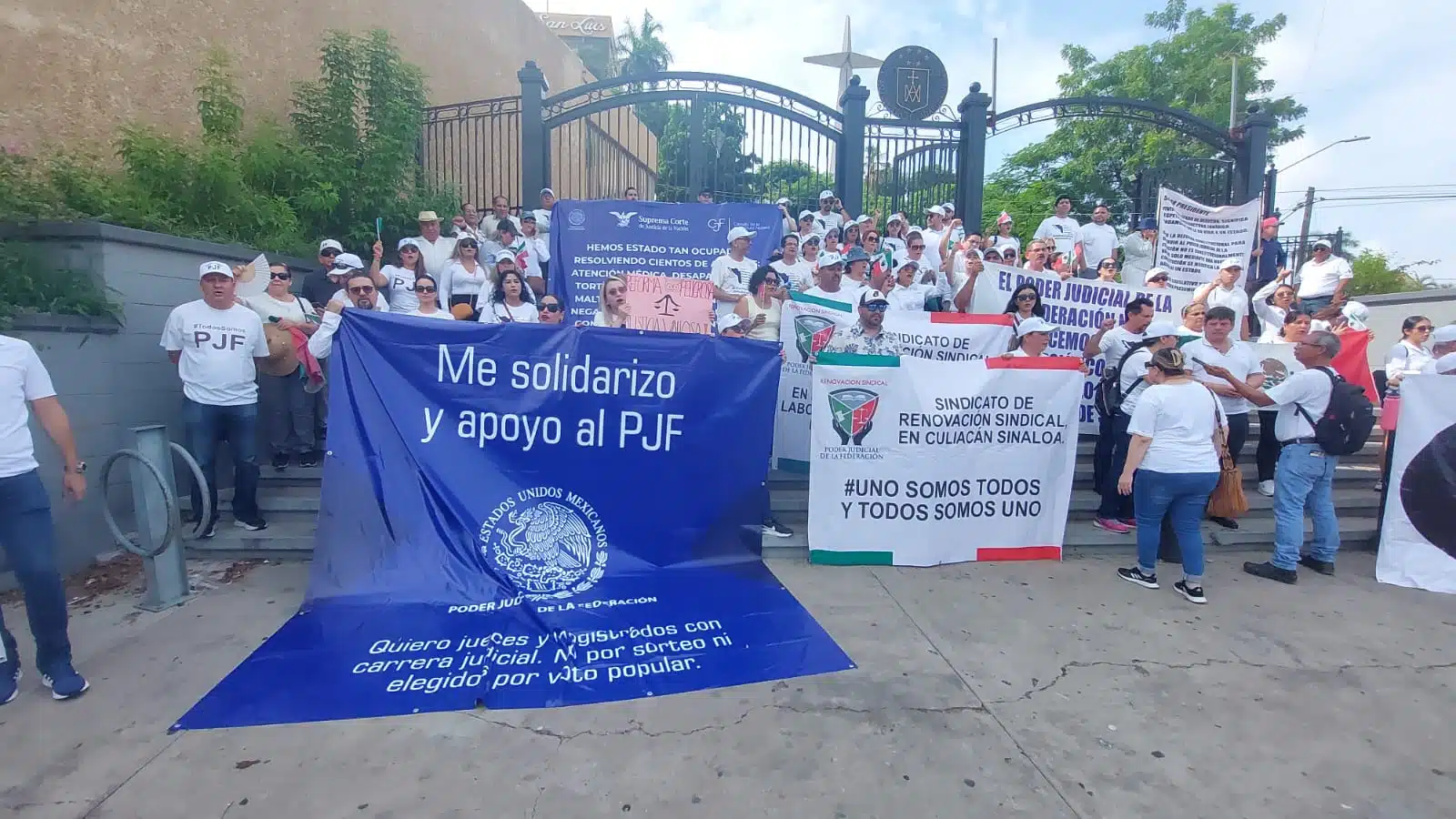 Trabajadores del Poder Judicial se manifiestan en contra de la reforma