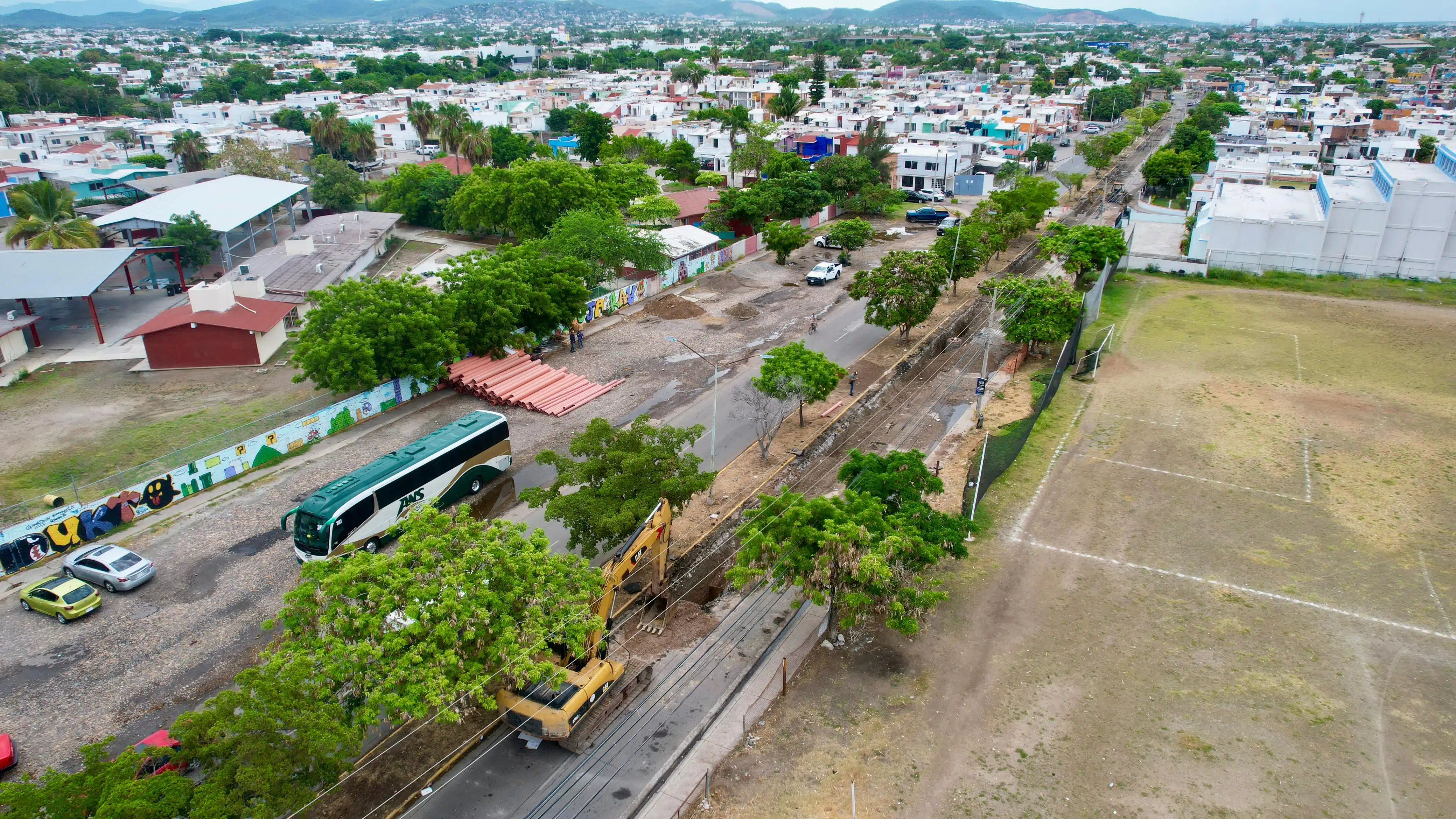 Trabajos camellón calle Venados y colector Avenida Mazatlán buen avance