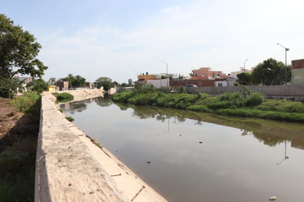 Vecinos de la Girasoles, en el Jacarandas, tendrán redes drenaje y agua potable