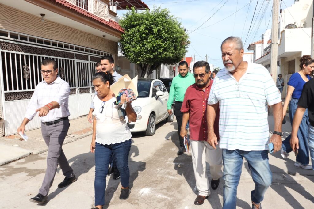 Vecinos de la Girasoles, en el Jacarandas, tendrán redes drenaje y agua potable