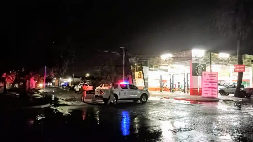 Lluvias y fuertes relámpagos que azotaron la noche de este miércoles en la ciudad de Los Mochis.