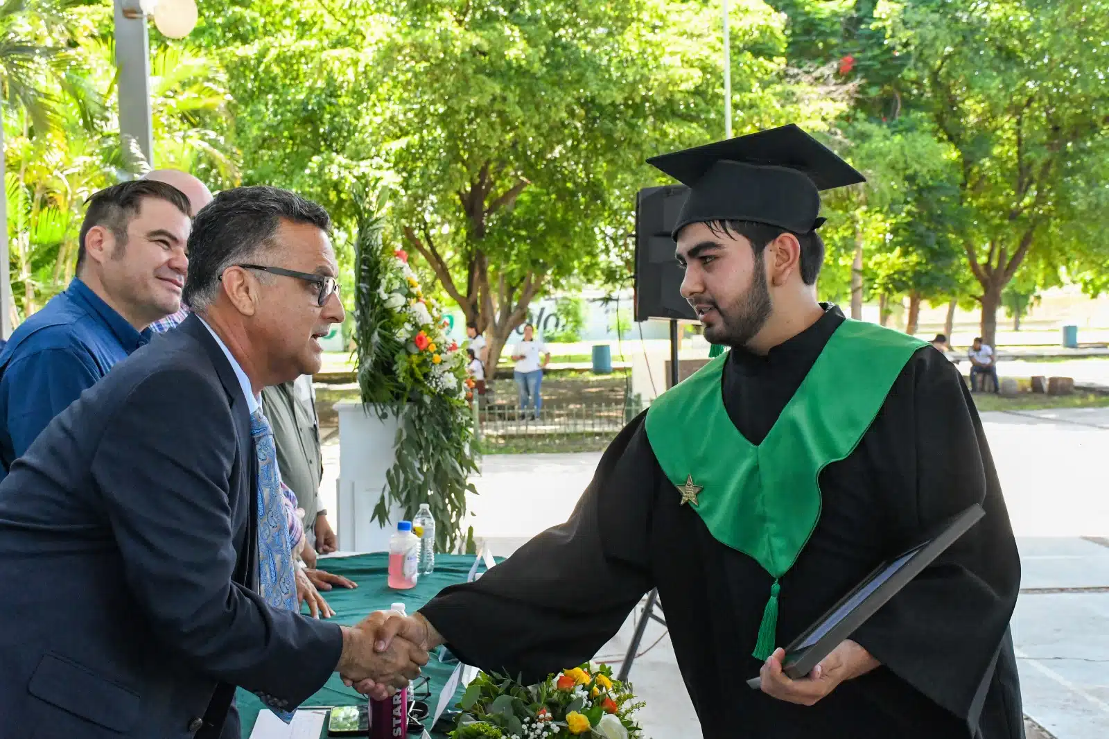 Los egresados de esta institución salen preparados para trabajar en empresas, pero también para abrir su propio negocio o continuar sus estudios profesionales.